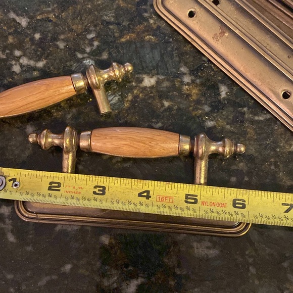 WOOD AND BRASS DRESSER/CABINET PULLS WITH BRASS BACK PLATE (13) - Picture 3 of 6
